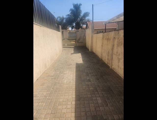 3 BEDROOM HOUSE FOR SALE IN ORMONDE